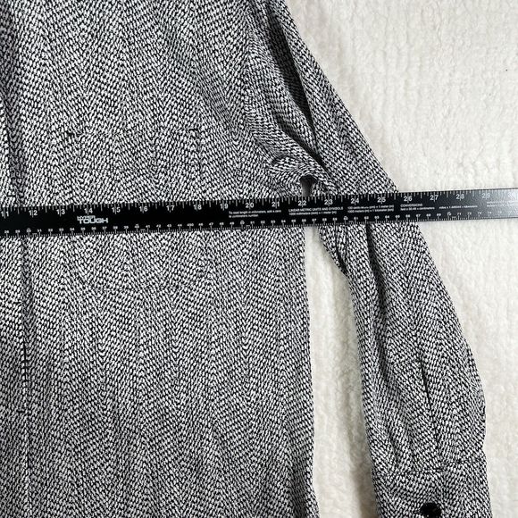 ATHLETA Black White Braiden Textured Button Down Shirt Jacket Shacket Sz Medium - Picture 13 of 14
